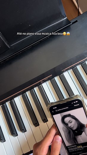 Thaisinha Voltou: Aprenda a Tocar No Piano e Guitarra