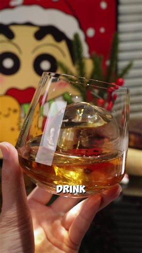The ice ball floats, lifting the whole mood of the glass. 🧊🥃#ice #icesphere #icecubetray #drink #iceball #icecube #whiskey