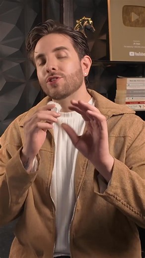 ¿Quieres lucir mejor en otoño? Entonces deberias empezar a considerar colores, capas, las telas y tu calzado. Dime de todo lo que te mencioné, que es lo que vas a empezar a cuidar. Comenta cual es tu color favorito de esta temporada, el mio el color cafe! Te estoy leyendo | JR Style