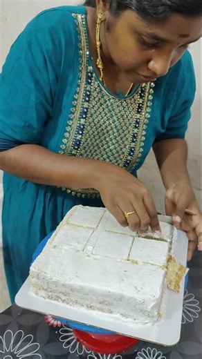 😊yenngaloda Anniversary cake making pakkalama....#shorts #trending #viralvideo