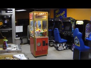 Awesome 90's Clean Sweep Crane Arcade Game - claw machine, true classic!
