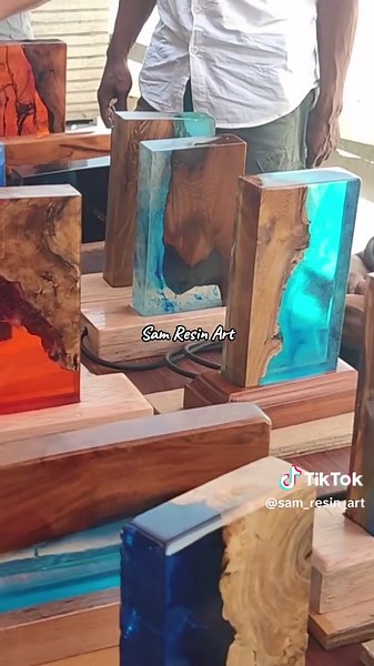 Salah satu kreasi resin art berupa hiasan lampu resin 🙂 #resinart #resinarttraining #resinartclass #resinlamp