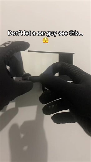 The ultimate automotive wall accessory 🏁 Infinity LED garage key holder for car enthusiasts and automotive decor lovers. Perfect gift idea and functional wall decoration.#carlovers #caraccessories #ledlights #carlifestyle #homedecor