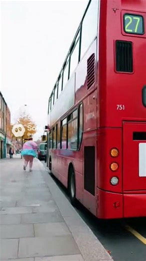 flashes please driver #busenthusiasts #busspotting #soraai #assaultalarms #funny #blowup