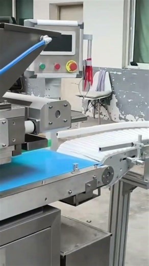 Chocolate tempering machine