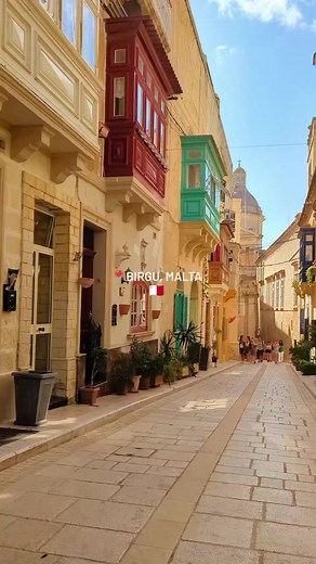 There's something magical about the streets of Birgu 💛 💫 [🎥 https://bit.ly/3PALkWR] #VisitMalta #ExploreMore #Streets #BeautifulDestinations #Europe #VisitEurope #Birgu #Malta | Visit Malta