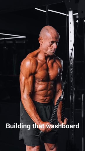 Ross Deuchar PT on Instagram: "Building that washboard 💪 Here are the most common errors when doing leg raises on a captain’s chair and how to fix them so your abs—not momentum—do the work: 1. Swinging the Legs Error: Using momentum to get the legs up. Why it’s bad: Takes tension off the abs and stresses the lower back. Fix: • Slow the reps down • Pause briefly at the bottom • Control both up and down 2. Not Posteriorly Tilting the Pelvis Error: Lifting legs without curling the hips up. Why it’