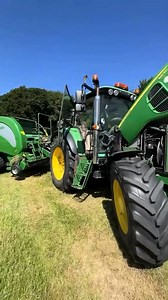 WEEKEND! 🥳 #titom #toeter #vastlopertje #horn #trekker #tractor #poah #johndeere #wateensound | Wat Een Sound