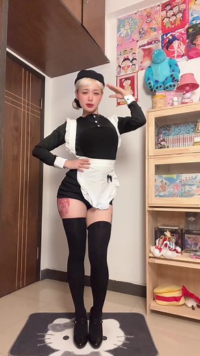 Doll Dancing: Discover the Robot Dance Moves!