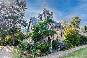 8 gothic-style homes that will cast a spell on you