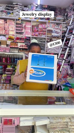 Optimize Your Jewelry Display with Expert Tips