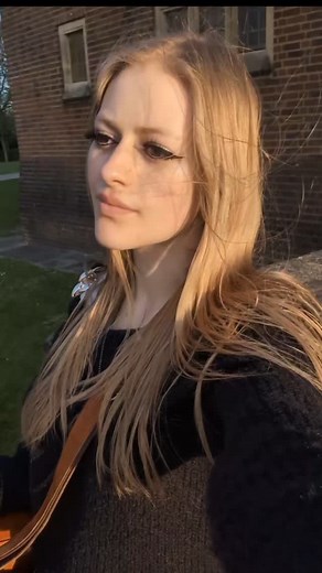 Aeolia💅🏼 on Instagram: "I've noticed this..... it's extremely bizarre. the usual coldness towards the world that feel within myself and towards others melts away. even if it's only temporarily, I feel able to trust again, and the fact that I ever get to feel that at all is a miracle #autisminwomen #actuallyautistic #autismmemes #autismofinstagram #autism #actuallyautisticmemes #audhd"