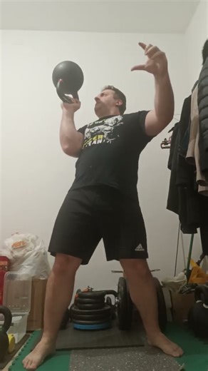 Kettlebell press bottom up 32kg