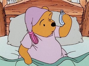 ‎ديزني بالعربي‎ on Instagram‎: "‏⠀ ‏⠀ عرض مسلسل ”مغامرات ويني الدبدوب الجديدة“ لأول مرة على قناة ديزني في عام ١٩٨٨ ودبلج وعرض باللهجة المصرية في عام ١٩٩٨. ⠀ وهو مسلسل مبني على سلسلة أفلام ويني الدبدوب ومغامراته في غابتنا الجميلة.. شارك في النسخة العربية للمسلسل الفنان #خالد_الصاوي في دور نمور، والفنان #ماجد_الكدواني في دور أرنوب، والفنانة سلوى محمد علي في دور كنغا، فيما أدى أغنية المقدمة الفنان الراحل #ياسر_شعبان. ⠀ ماهي ذكرياتكم مع المسلسل؟ ⠀ نأمل أن تتم إضافته إلى منصة ديزني بلس الشرق الأوسط ع