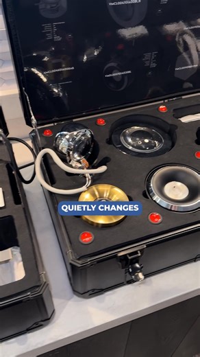 If you’re only looking at lumen output, you’ve already missed the point. 💡 The finish of a fixture quietly changes how light performs—it’s a performance decision, not just a visual choice. Matte black creates controlled light, brass adds softness, and chrome sharpens edges. Two fixtures with the same lumen output can give two completely different results, just because of finish. Welcome to Lighting Edit — lighting talk, straight from the source. Follow us for more insights! #LightingEdit #Fixtu