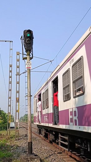 132 reactions · 5 comments | Signal changing and track sound . #instapost #explorepage #indianrailways #trending #viralreels #explore #instagram #reels #igtravel #insta #railroad #localtrain #trainlover #trainspotter | Railvickzy official | Facebook