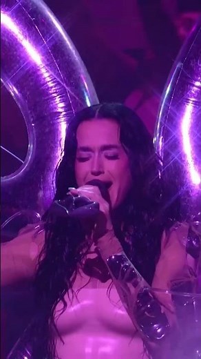 Katy Perry brought FIREWORKS to the 2024 #VMAs stage 🎆