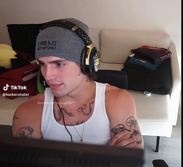 Vinnie Hacker and Larray Funny Moments Compilation