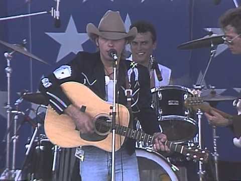 Dwight Yoakam - Miner's Prayer (Live at Farm Aid 1986)