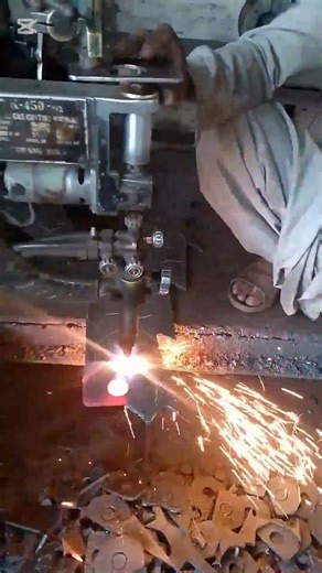 CNC machine hard work plz like share follow 💪💪💪💪🤟🤟💪