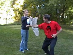 Internal Strength Exercise for Tai Chi, Xingyi and Bagua - Punching Paper