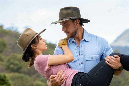 A Perfect Pairing starring Victoria Justice & Adam Demos | Official Trailer | Netflix