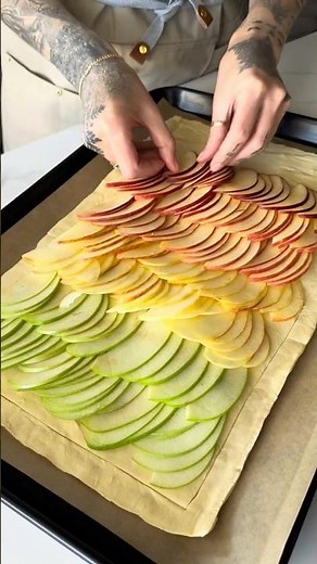 Easy Apple Puff Pastry Dessert with Sour Cream Topping