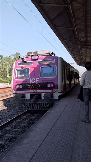 Train video railway station Bharat lndia road 🛣️ Video 📸 you 😊 regards #train #viral #railway #lndia