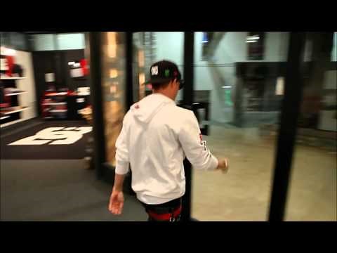 Rob Dyrdek walks through glass door is fake. (PROOF)