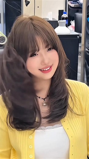 This Haircut Gives Instant Volume to Your Hair! 😍✨#youtubeshorts#trending#viral#shortvideo