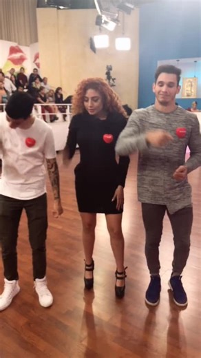 Bellakath Dance Routine: Enamorandonos Performance