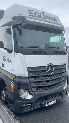 Exploring Mersedes Wheels on the Autobahn