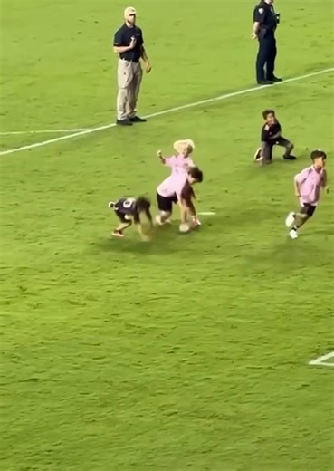 718K views · 4.8K reactions | Lionel Messi's kids have no chill when it comes to defending 藍  IG: @rosielindo | GiveMeSport | Facebook
