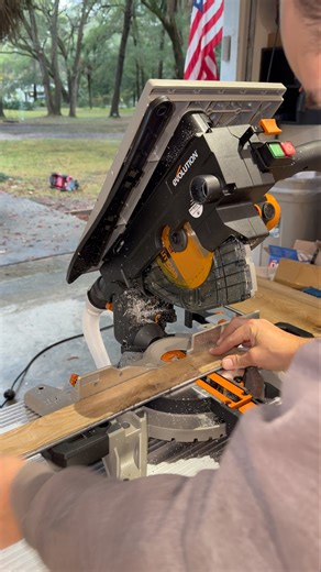Combo. Table Saw and Chop Saw in 1