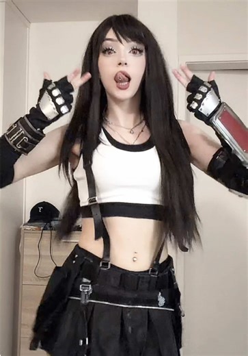 Dancing After Years: A Fun Cosplay Performance