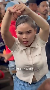 A pretty girl got possessed by a snake dancer #reels #fyp #reelsvideoシ #reelsviralシ #beautifulgirl #trance #snake | Yogi Herliansyah