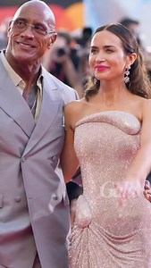 152K views · 6.3K reactions | DWAYNE JOHNSON & EMILY BLUNT PRÉSENTENT « THE SMASHING MACHINE » À LA MOSTRA @therock et Emily Blunt ont foulé le tapis rouge du Palazzo del cinema de Venise ce soir. Le duo est venus présenter sonnouveau film « The Smashing Machine », lors de la Mostra de Venise. — #therock #dwaynejohnson #emilyblunt Images : Getty | Gala | Facebook