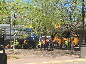 LIRR Schedules Buses, Shuttles To, From Hamptons After Derailment