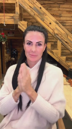 𝑴𝒆𝒍𝒊𝒔𝒔𝒂 𝑴𝒄𝑨𝒍𝒍𝒊𝒔𝒕𝒆𝒓 FNTP, FNC, RWP on Instagram: "“Healthy” Foods Can Hurt Your Gut 🎯 �Not everything labeled healthy is healing. Especially if your gut’s inflamed. Raw kale and kombucha might not be the move during a flare-up. �Go gentle with:�• Cooked veggies�• Bone broth�• White rice�• Gut-soothing herbs like ginger and turmeric Warm and simple beats raw and trendy when your gut’s on edge. �Save this for your flare-up days. #guthealingfoods #inflammationrelief #melissamade #d