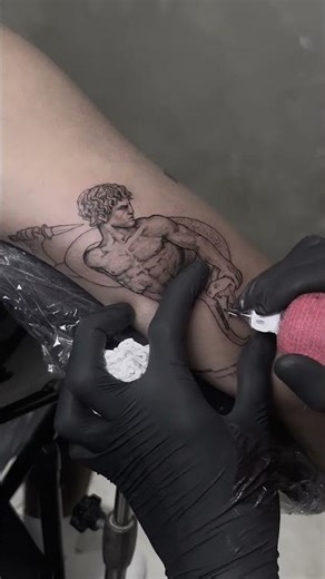 A tricep piece inspired by the Greek Myth of Apollo and the Python.