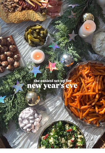 #SamsPartner We're going for an appetizer table...because those are everyone's favorite anyway, ya? If you're feeling festive for NYE but are still recovering from holiday chaos - hi, same. This set up from @Sam’s Club truly has the ideal effort-to-enjoyment ratio. Here's what I grabbed from their Member's Mark line if you want to recreate your own shopping list: ✨Acacia Wood and Marble Serving Tray ✨Charcuterie Entertainment Tray ✨Cherry, Jalapeño, and Gruyère Chicken Meatballs ✨Mediterranean P