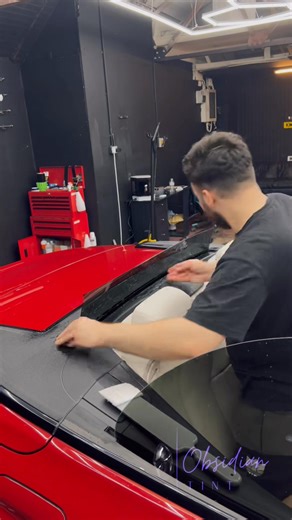 Every tinter knows… this one’s a real test 😏 The convertible back window might look simple — but access is tight and there’s no room for mistakes 💪 One clean move, premium film, and a smooth finish as always 💎 That’s the Obsidian standard — precision, patience, and a flawless result every time 🖤💜 📲 Message Obsidian Tint to get your car booked in 📍Based in Oswestry SY11 4ND Unit 3A #ObsidianTint #BMW6Series #Convertible #WindowTintUK #PremiumFilm #TintLife #CarDetailing #BackWindowTint #Ca