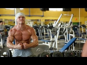 Trainer and Fitness Model Shawn Russell Trains Chest and Triceps