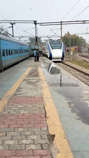 6.6K views · 70 reactions | Two Super Fast Trains Crossing Each Other #apnirailgaadi #train #travel #reelsfb | APNI रेलगाड़ी | Facebook