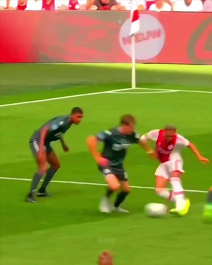 Samba Skills in Football: Mastering the Art of Brazilian Footwork