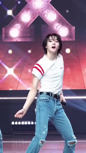 BOYNEXTDOOR SUNGHO's Captivating Performance of 123-78