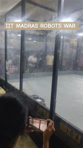 IIT MADRAS ROBOTS WAR 🤖 #iitm #iitmadras #Robotwars #robowars #iitrobots #iitbombay #iitdelhi #iits
