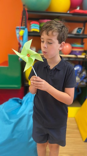 🌟Paper Pin Wheels 🌟 Here’s a fun arts and crafts activity for you to try at home with your little one! All you need is : 🩵 paper 🩵 scissors 🩵 glue 🩵 straw 🩵 press pin or split pin (might need some help from an adult with this step) Arts and crafts are often used in occupational therapy sessions to promote a range of skills in a fun and engaging way, including: ⭐️ fine motor skills ⭐️ hand-eye coordination ⭐️ cognitive skills (planning, sequencing, following instructions, attention) ⭐️ emo