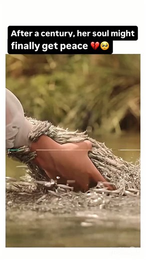 Movie_Paragon 🎬 on Instagram: "The School for Good and Evil is a magical fantasy film that explores friendship, destiny, and the thin line between good and evil. Set in a mysterious school where fairy tale heroes and villains are trained, the story follows Sophie and Agatha, two best friends who are unexpectedly taken to opposite sides of the school. Sophie dreams of becoming a princess, while Agatha believes she belongs among villains. But fate has other plans. As secrets unfold, friendships a