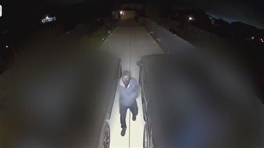 VIDEO: Suspects seen slashing tires in Austin neighborhood